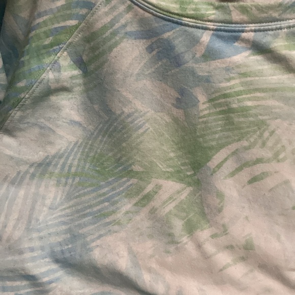 Zac & Rachel leaf oversized sweater tee with tapered sleeves. - Picture 6 of 6